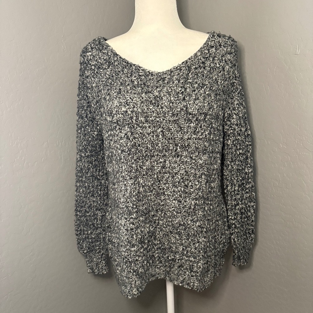 Shyanne Gray Black White Scoop Neck Sweater Size‎ Large